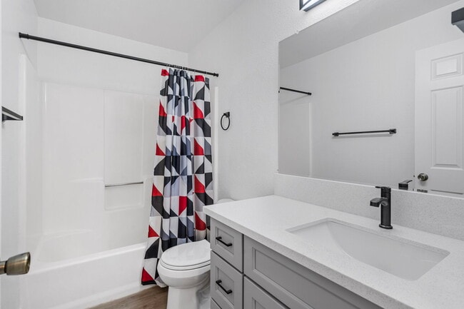 Foto del edificio - 3400 Sullivan Ct