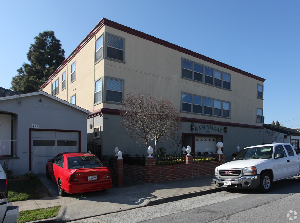 Primary Photo - 757 Easton Ave