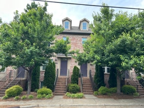 Building Photo - 400 Armour St
