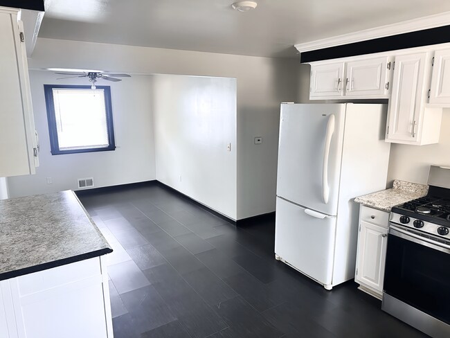 Foto del edificio - House - 3 bedroom, - 115 Burben Way