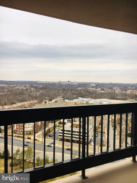Foto del edificio - 3705 S George Mason Dr