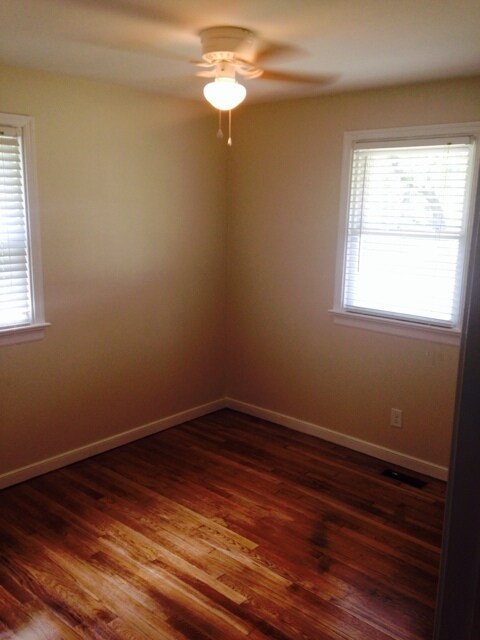 Foto del edificio - 5741 Ullswater Ave ~ South Richmond