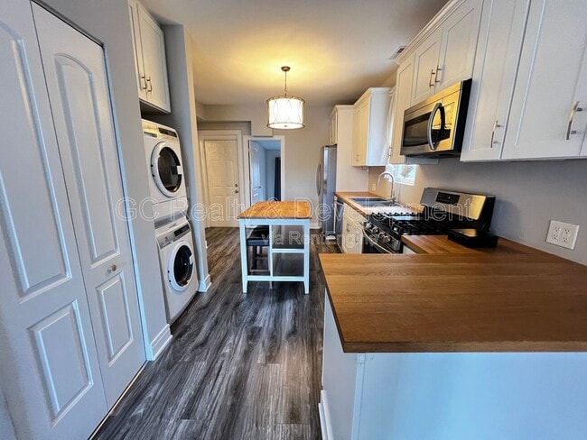 Photo - 1455 W Augusta Blvd Apartment