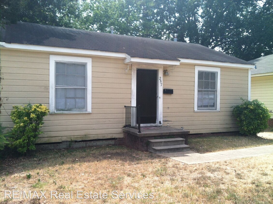 Primary Photo - 2 br, 1 bath House - 257 East Egan