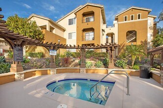 Hills of Valencia Apartments photo'