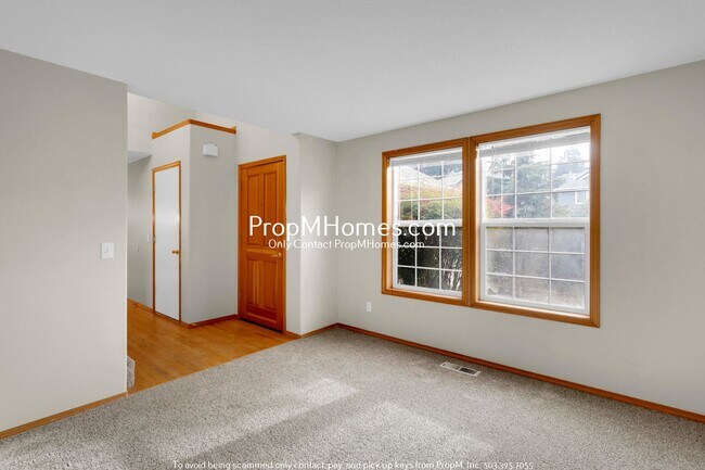 Foto del edificio - Beautiful Two-Story Home Nestled in a Tranquil Tualatin Neighborhood