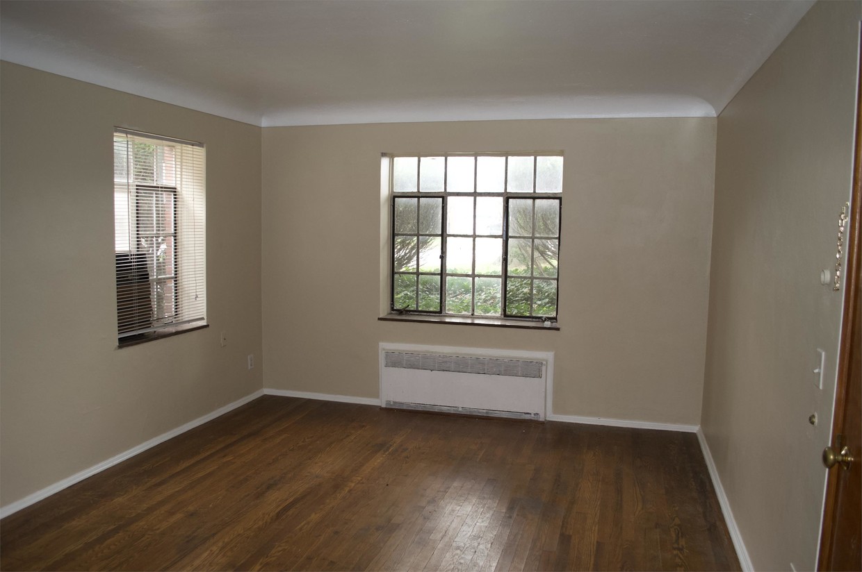 Primary Photo - 2255 Sherwood Ave
