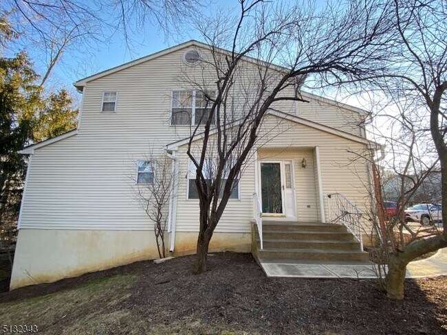 Foto del edificio - 16 Taft Ct