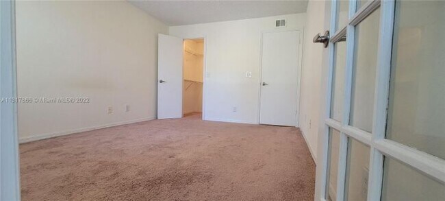 Foto del edificio - 12400 Vista Isles Dr