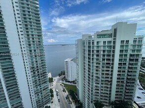 Building Photo - 1300 Brickell Bay Dr