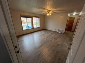 Building Photo - 1231 N Dakota Ave