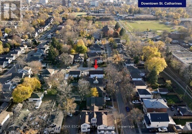 Photo du bâtiment - 32 Rodman St