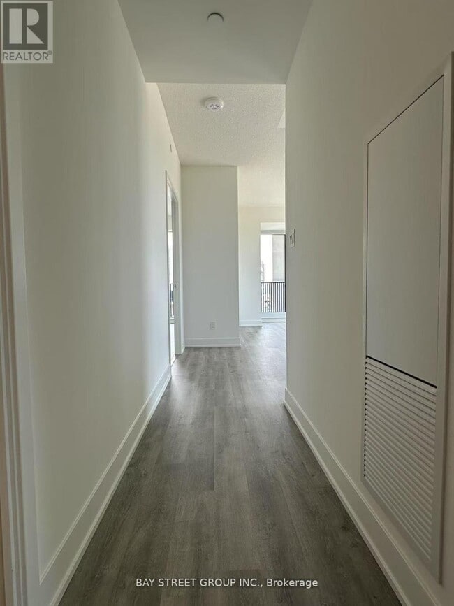 Building Photo - 56 Andre de Grasse St