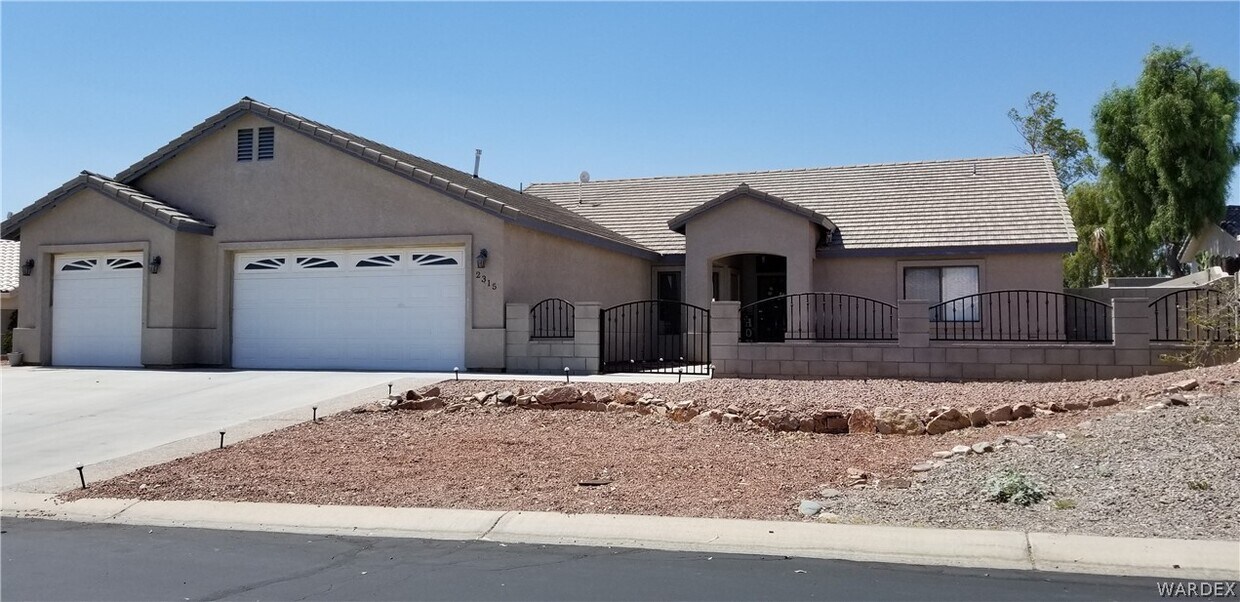 Primary Photo - 2315 E Willowleaf Dr