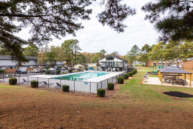 Country Club Apartments - Apartments in Charlotte, NC | Apartments.com