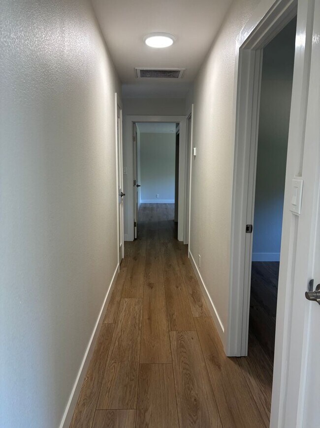 Foto del edificio - Remodeled 2 bed 2 bath home