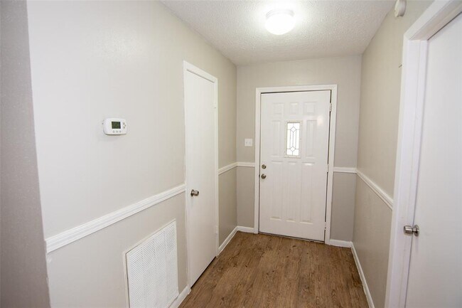 Foto del edificio - 13403 Carvel Ln
