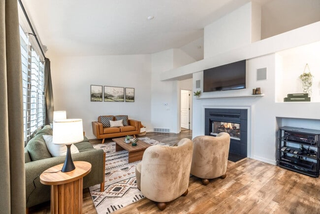 Building Photo - 1267 E Hickenlooper Way