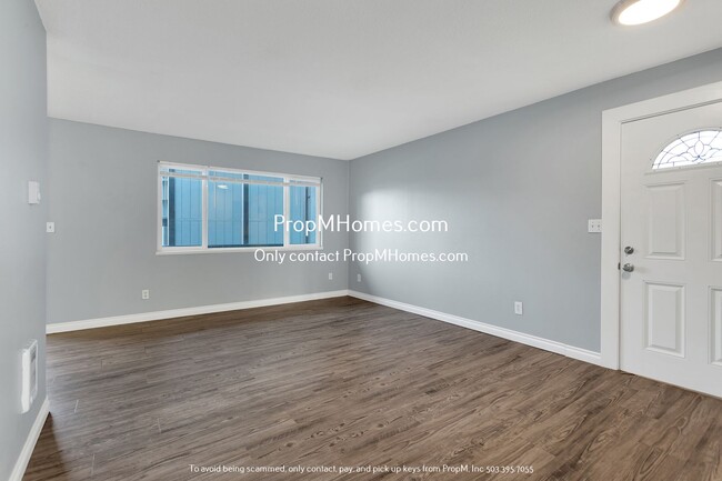 Building Photo - Charming Two Bedroom Unit in the Heart of ...