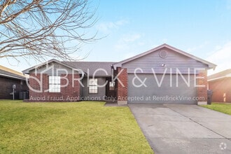 Building Photo - 108 Woodgate Dr