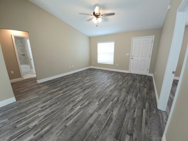 Foto del edificio - 7859 N Jamaica Dr