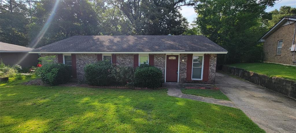 Primary Photo - 212 Woodvale Rd