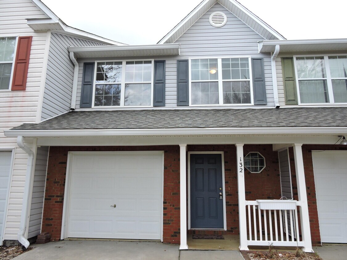 Foto principal - 132 Swaying Pine Ct