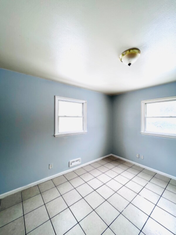 Building Photo - 5818 N 62nd St