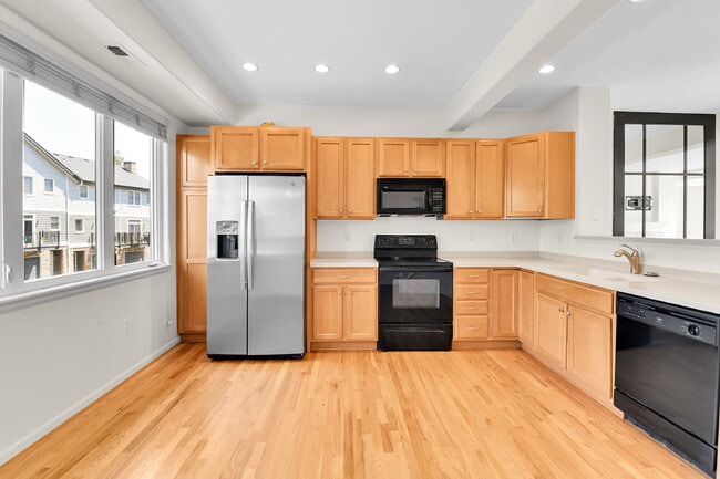 Building Photo - $2,345.95 - HALF OFF First Month's Rent - 2 Beds, 2 Baths, Condo in Littleton with Fireplace and ...