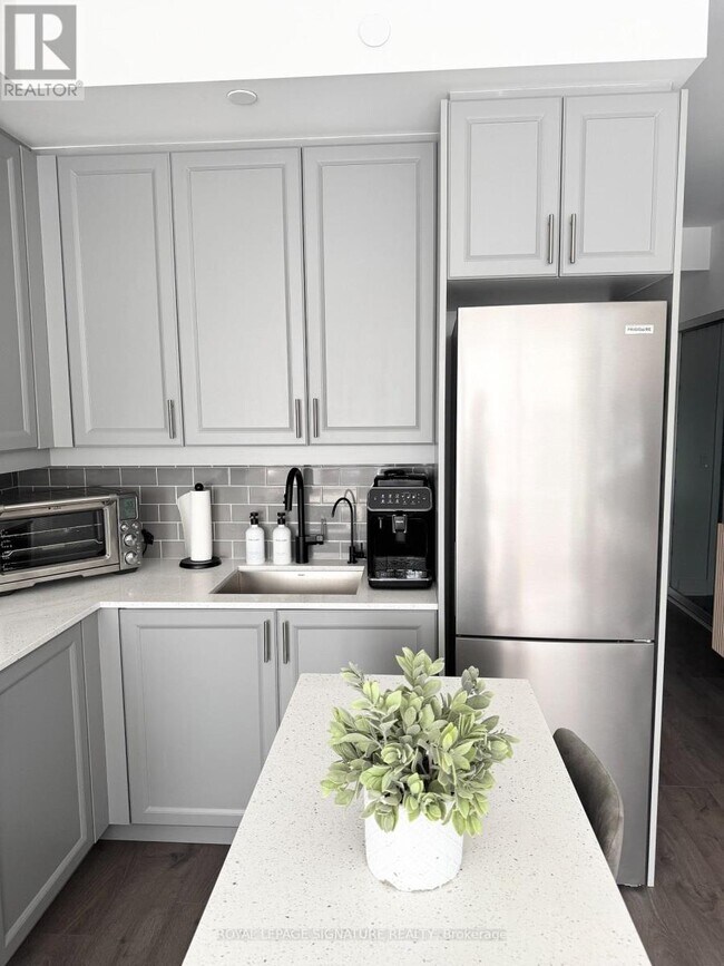 Building Photo - 2343 Khalsa Gate