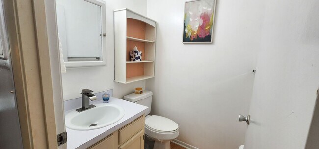 Foto del edificio - Coming Soon! Beautifully furnished 1 bedroom 1.5 bath condo