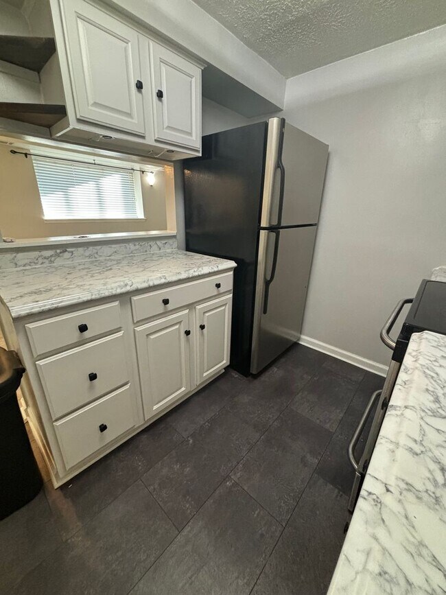 Foto del edificio - 2 Bedroom Condo in Hunting Ridge!