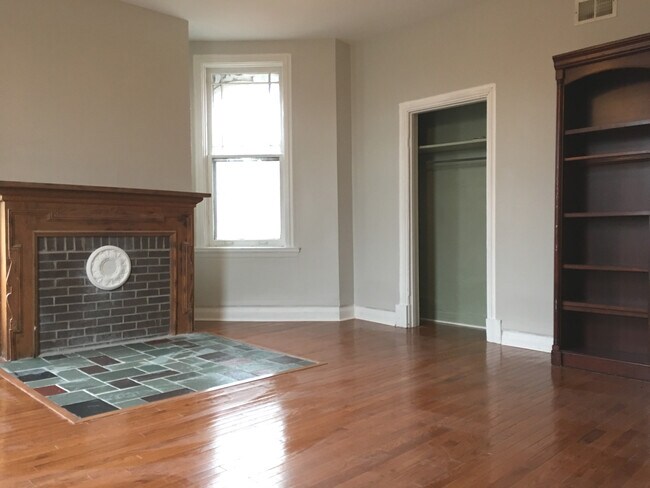 Building Photo - 165 Morewood Ave