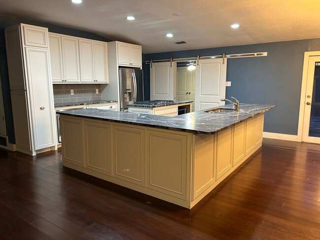 Foto del edificio - Gorgeous Alamo Heights Rental! Pool mainte...