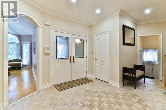 Photo du bâtiment - 38 Eaglewood Blvd
