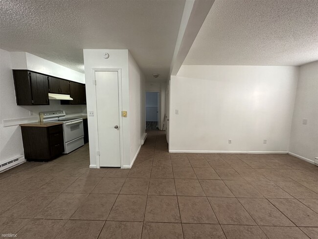 Building Photo - 2 br, 1 bath 4plex - 103 John St