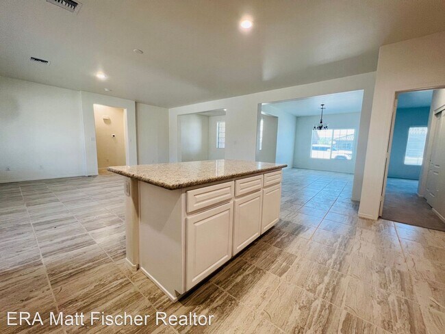 Foto del edificio - 4 br, 3 bath House - 5903 E. 45th St.
