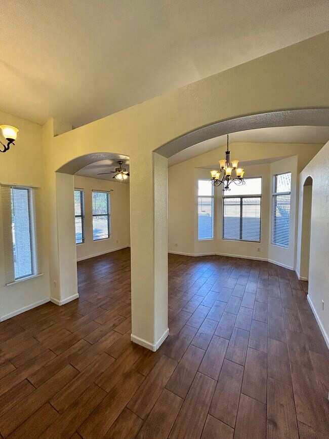 Building Photo - 7417 W Jones Ave