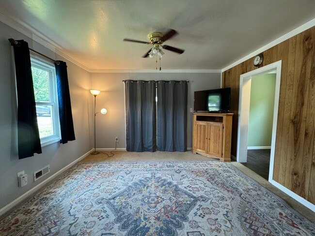 Foto del edificio - Charming 2 Bed 1.5 Bath Single Family Home...