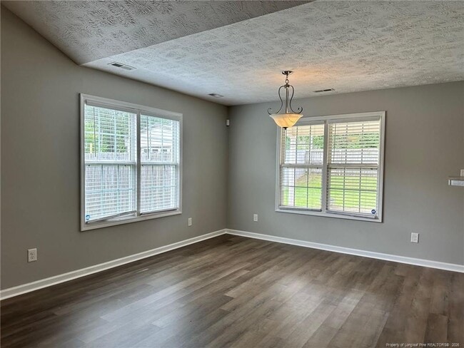 Foto del edificio - 654 Hogart St