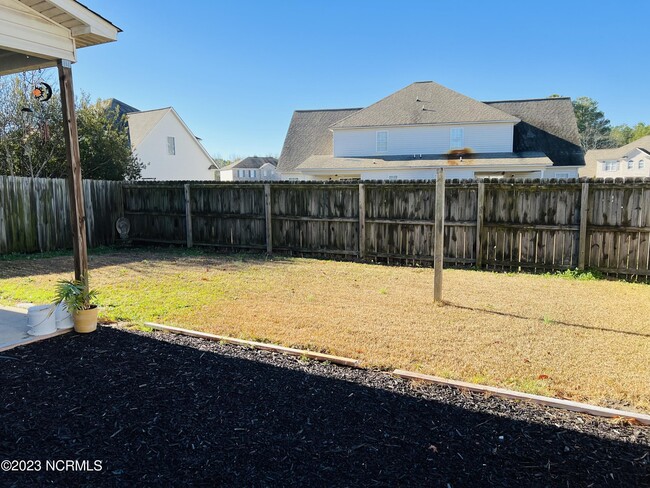 Building Photo - 313 S Square Dr