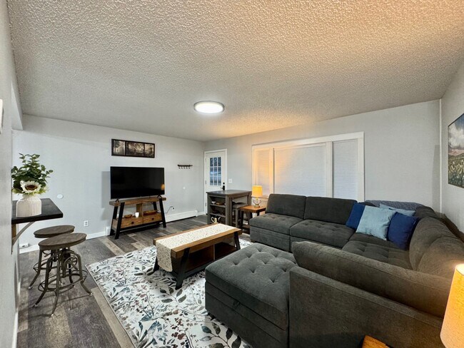 Foto del edificio - 4417 Columbia Blvd