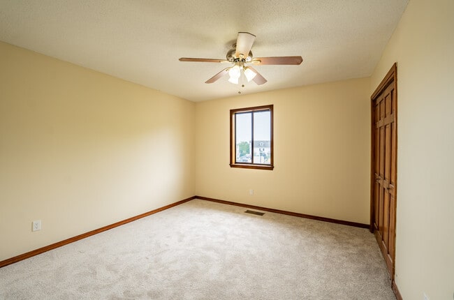 Building Photo - 5 Edgehill Cove
