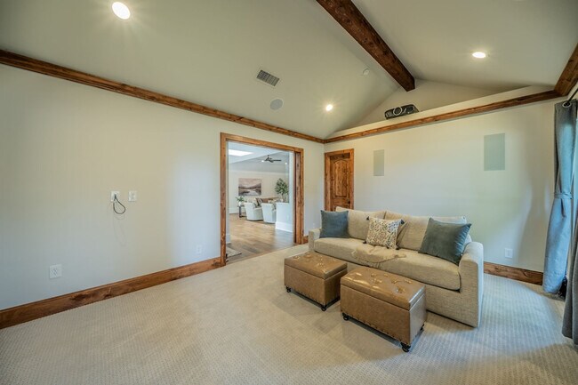 Building Photo - 11501 Custer Trail