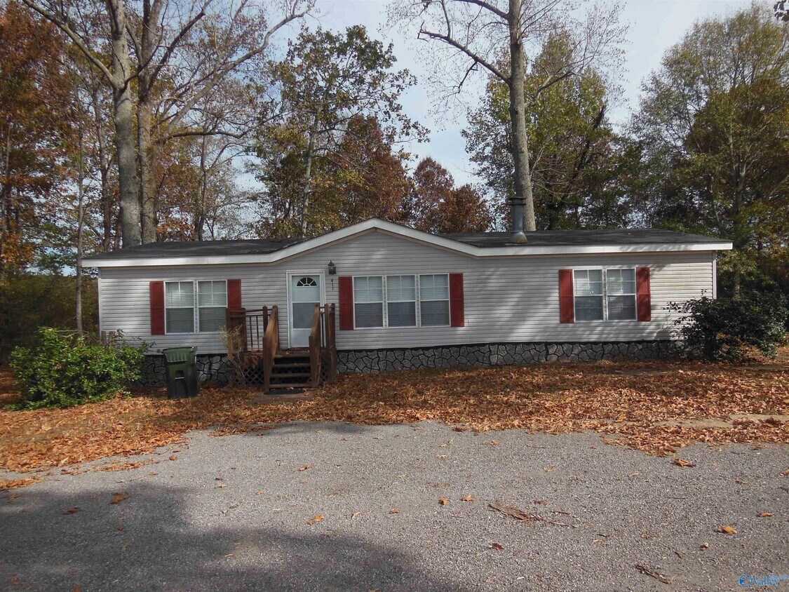 Primary Photo - 411 Paint Rock Rd