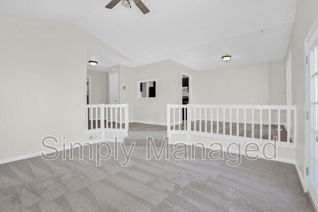 Foto del edificio - 7345 Pebblebrook Dr