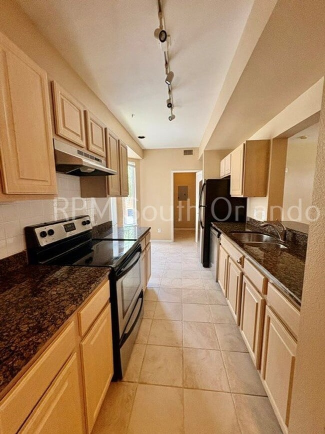 Foto del edificio - 408 Summit Ridge Pl