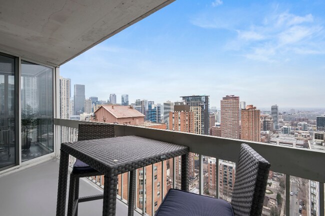 Foto del edificio - 3 E Delaware Pl