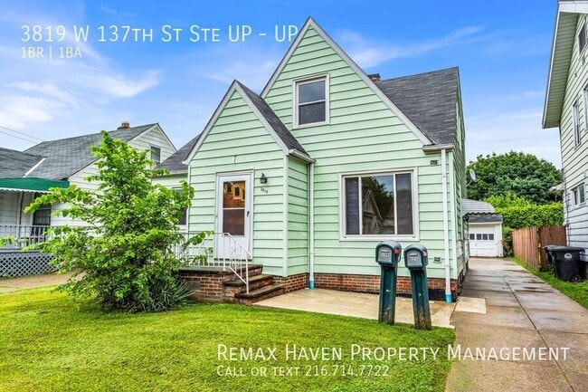 Building Photo - 3819 W 137th St