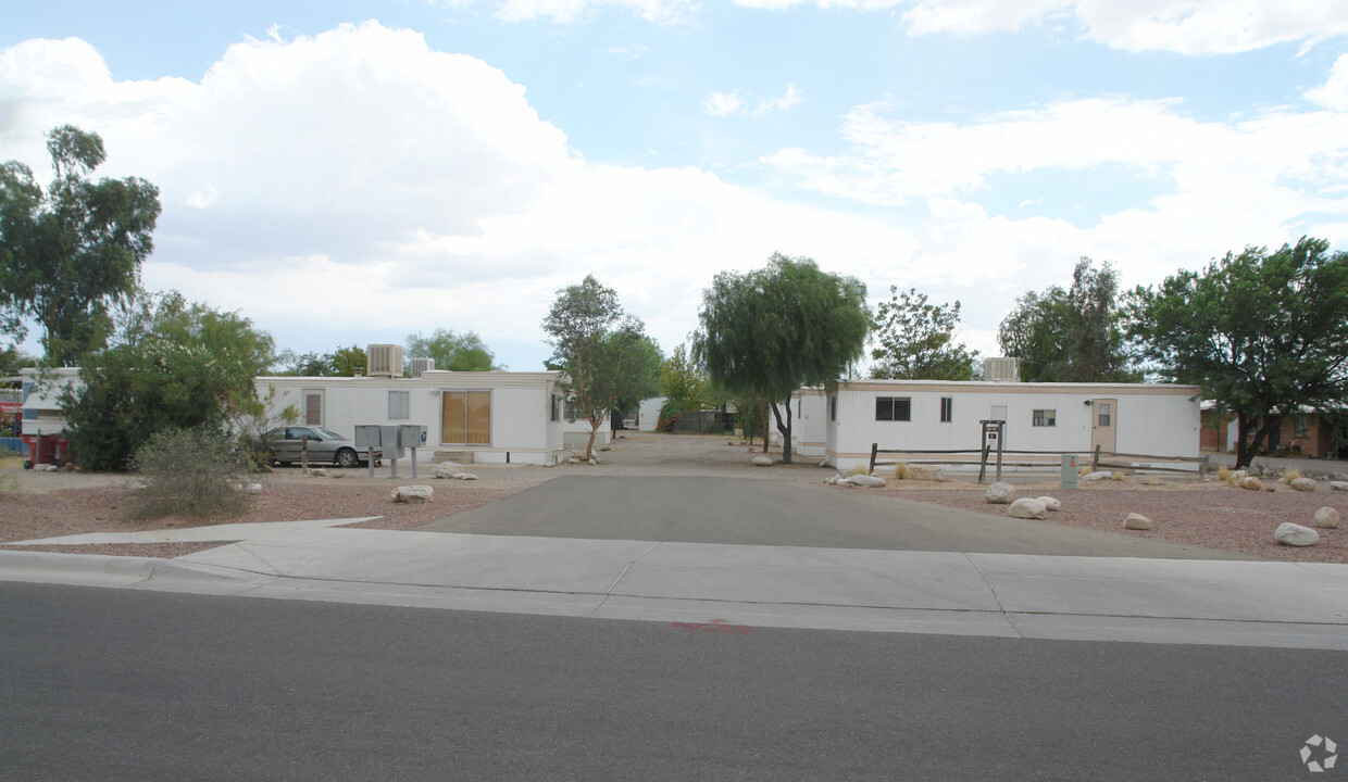 Building Photo - 1649 W Wetmore Rd